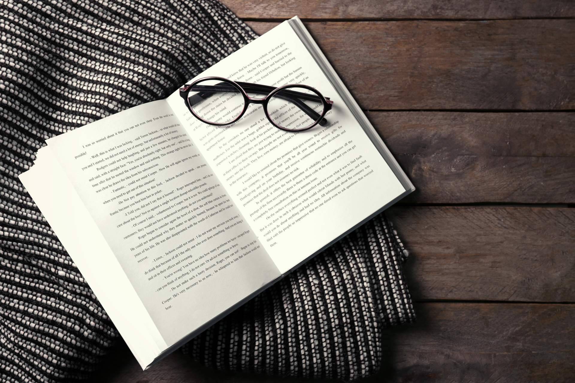 El libro de Javier Ramos que revela los secretos de las leyes del universo, El Mago