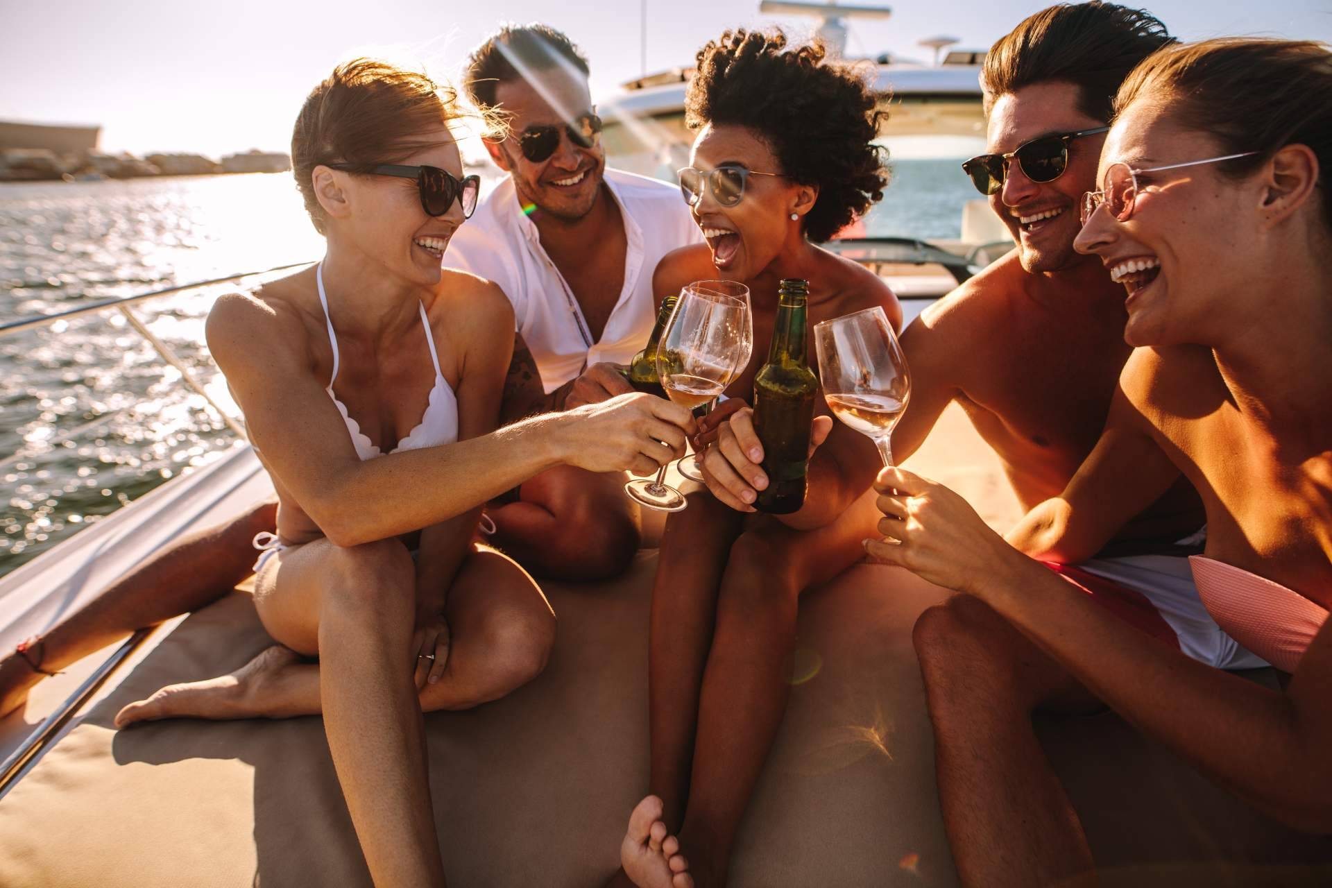 Fiestas temáticas de despedida para disfrutar en grupo, con Despedidas Salou