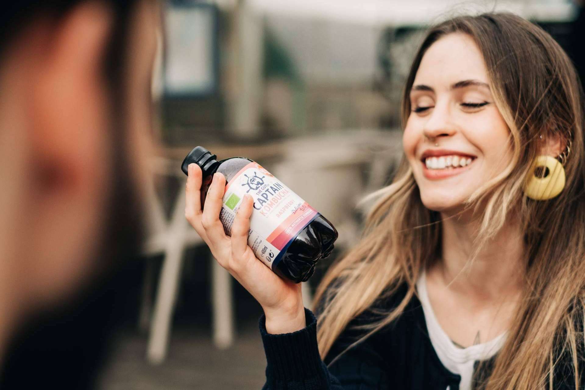 ¿Cuáles son los beneficios de beber Kombucha regularmente?, por GUTsy Captain