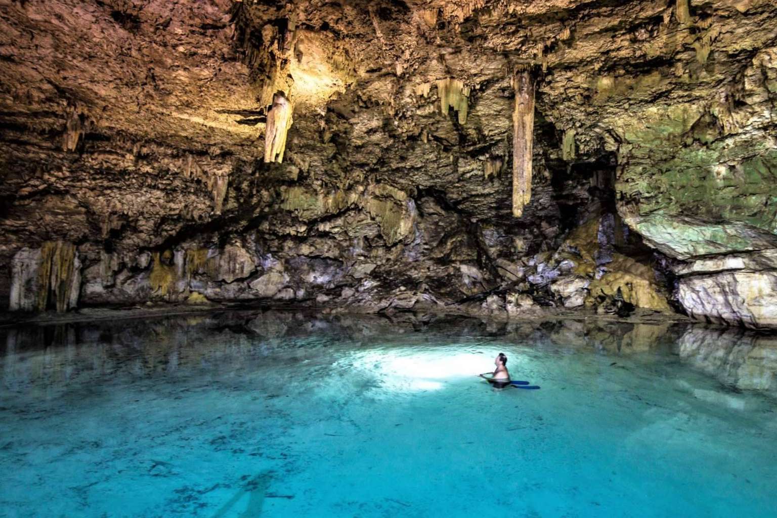 Experiencia inmersiva en los cenotes, la propuesta de Tierras Mayas