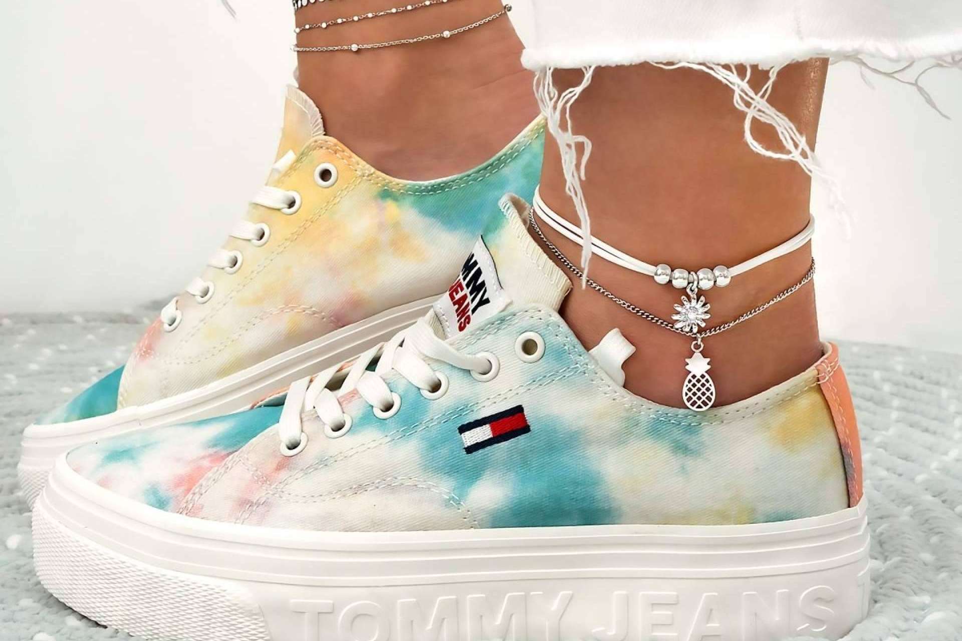La joyería Le Petite Marie habla de su novedosa colección de tobilleras para verano