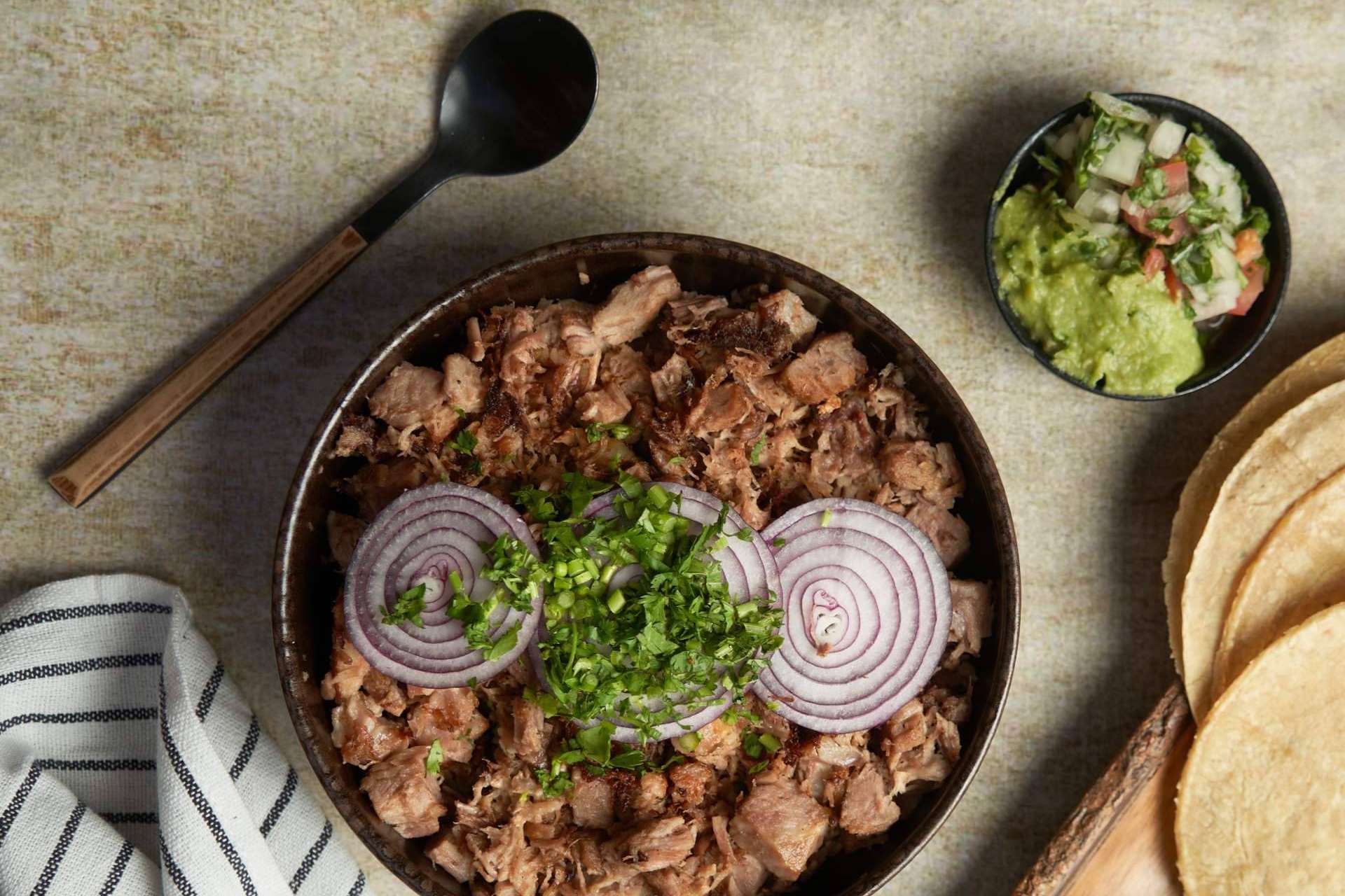 Disfrutar de una auténtica parrilla mexicana acompañada del ritmo de los mariachis, en el Hijo del Maíz