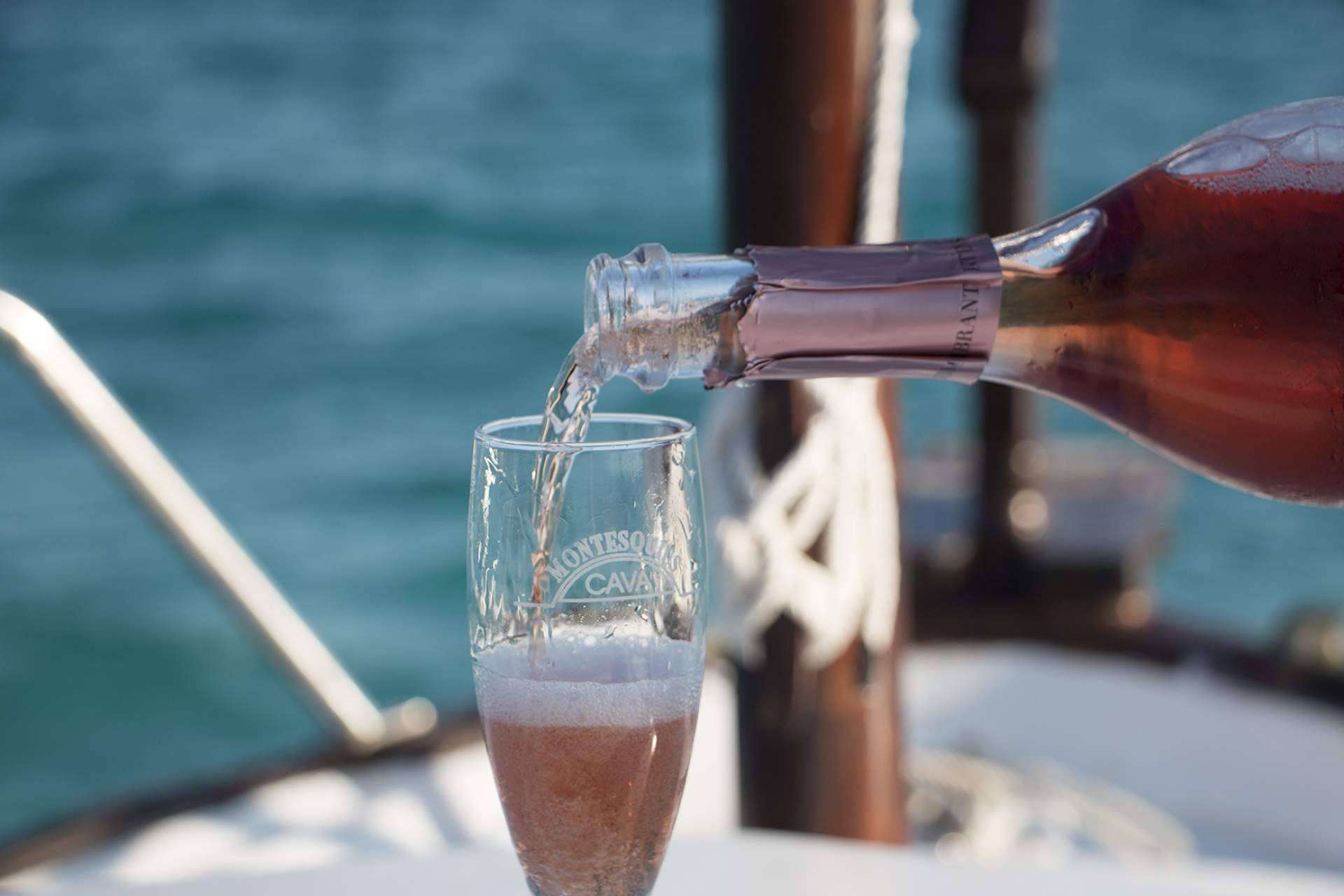 Naturelovers Wines explica cómo disfrutar de un buen cava