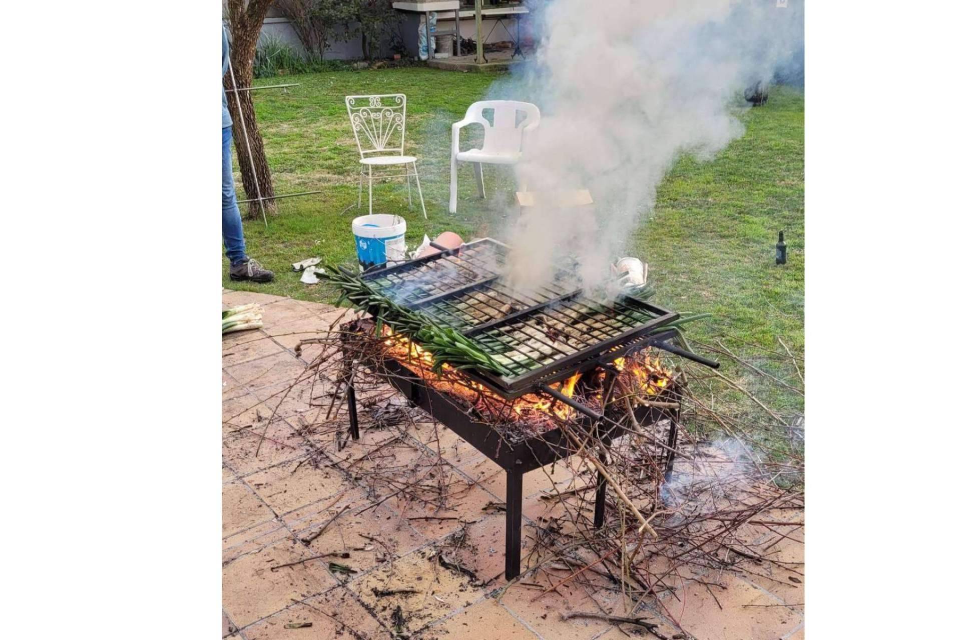 Preparar calçots en la parrilla con Gaudir amb Foc