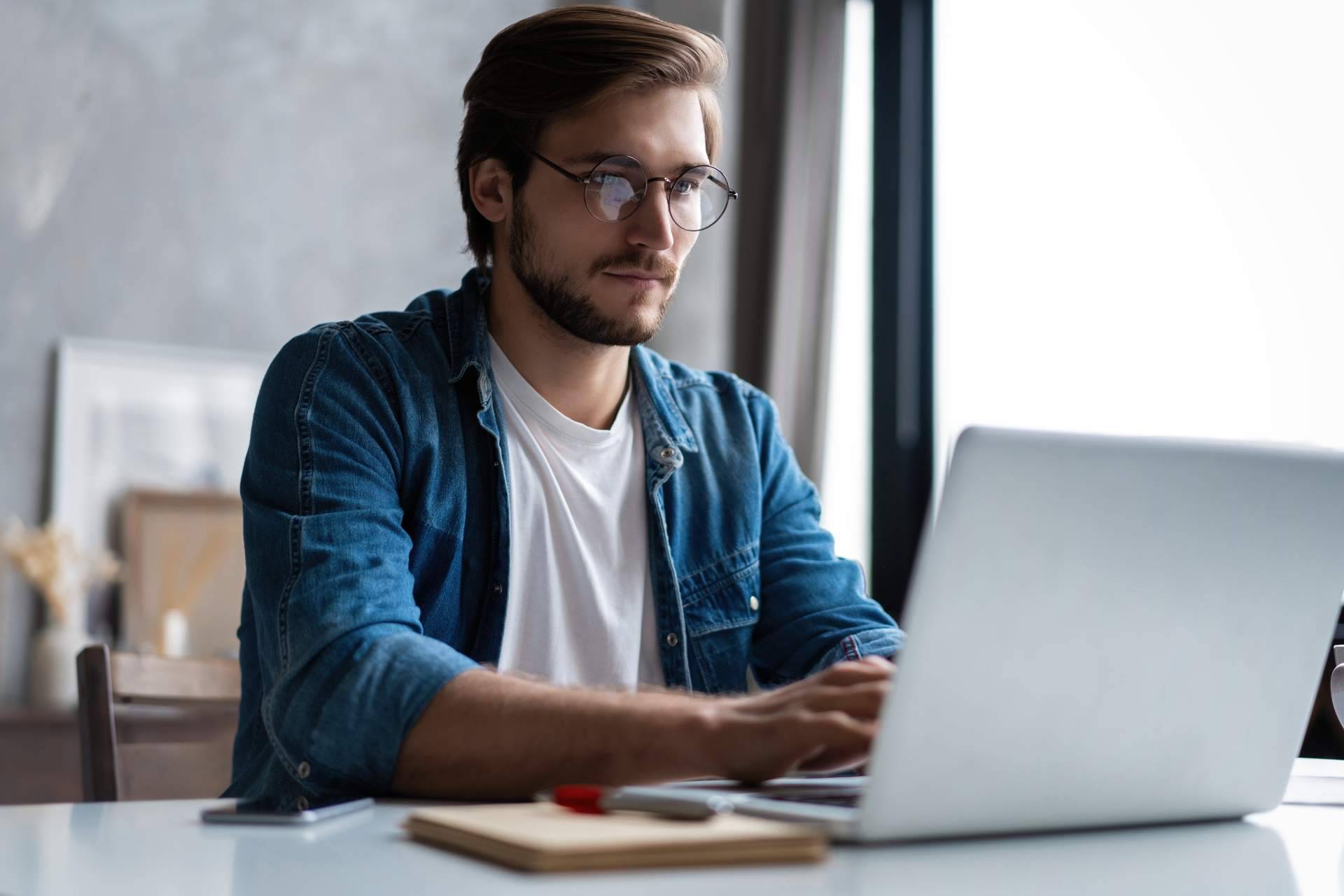 Preparar las oposiciones con clases online en Competition Academy