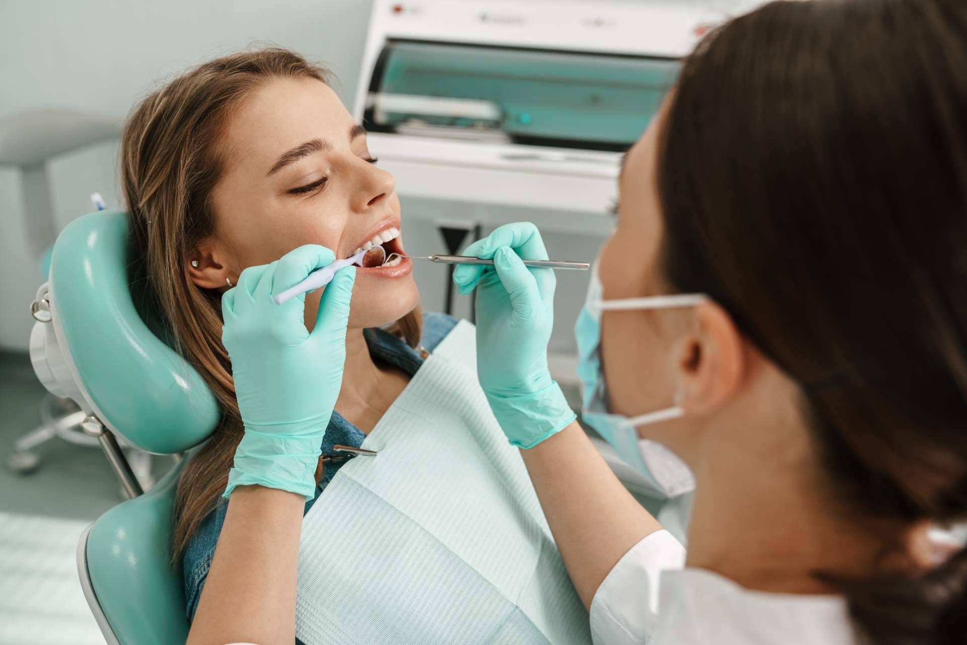 ¿Cuáles son los tratamientos de estética dental que ofrece la clínica dental ResidentLive?