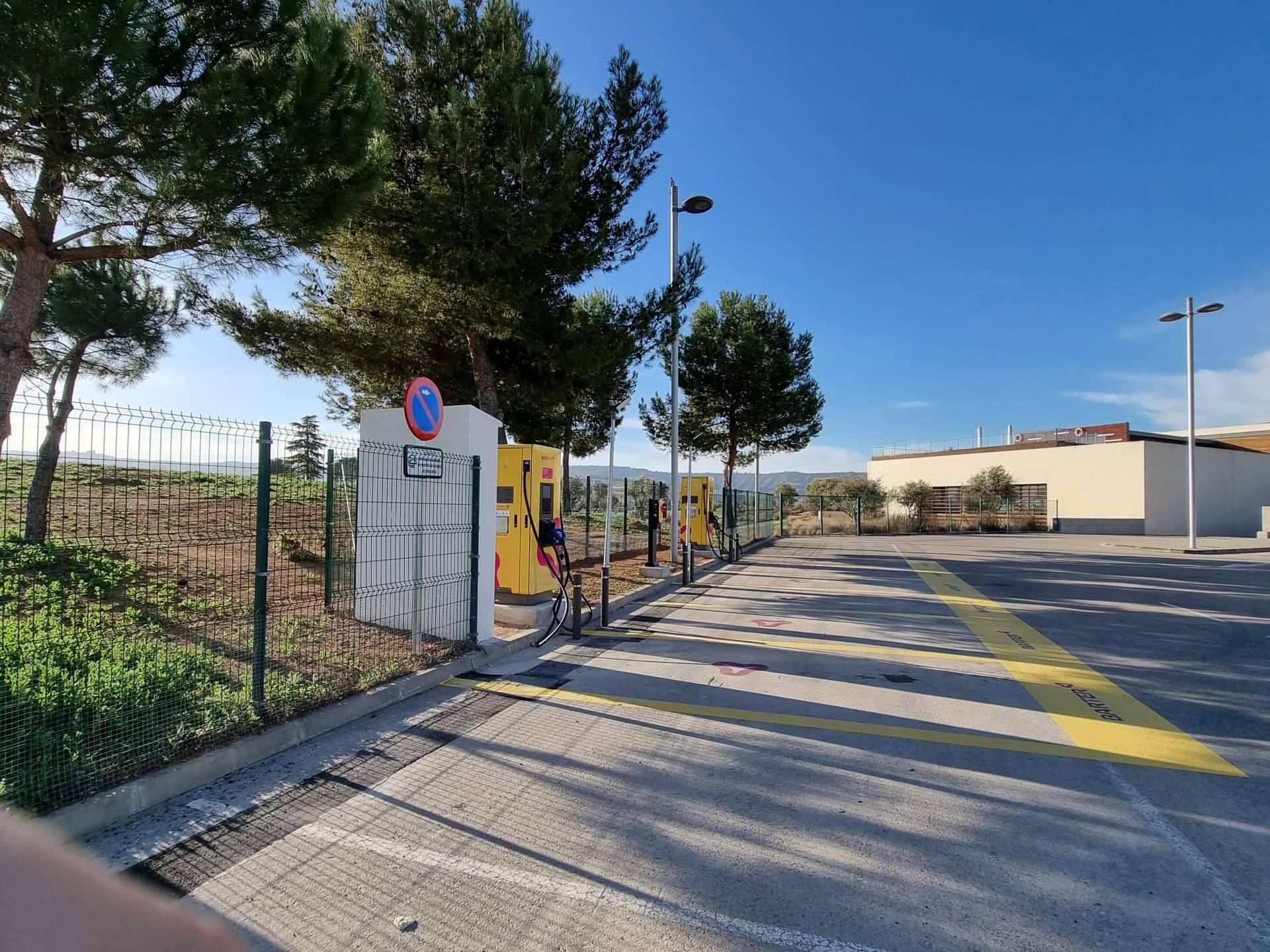 Joaquín Molpeceres anuncia nuevas estaciones de recarga rápida para vehículos eléctricos en el Encín Golf Hotel (Alcalá de Henares)