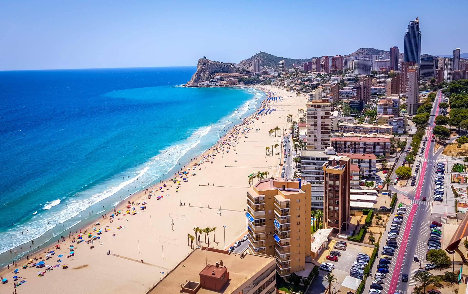La AMT presenta su lista de los destinos más populares de España para el turismo de sol y playa