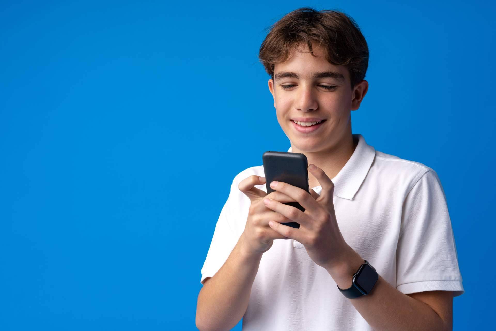 ¿Qué considerar al seleccionar una tarifa de móvil para niños y adolescentes? Consejos de Suop