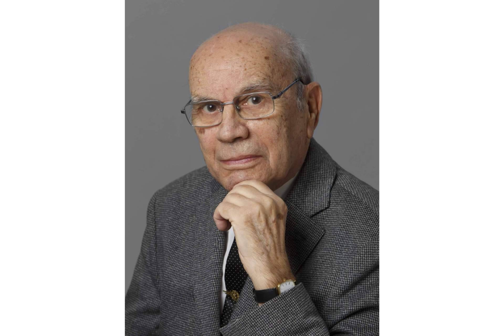 Gustavo C. Carrasco publica, ‘Dichos coloquiales, refranes, aforismos, proverbios y citas’