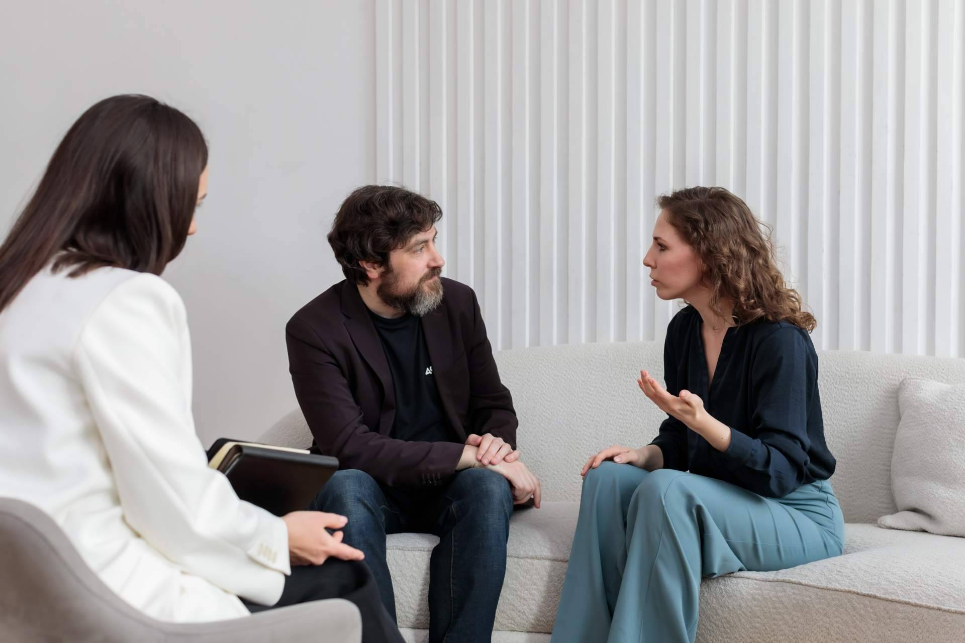 Abordar los desafíos de pareja a través de sesiones de terapia online