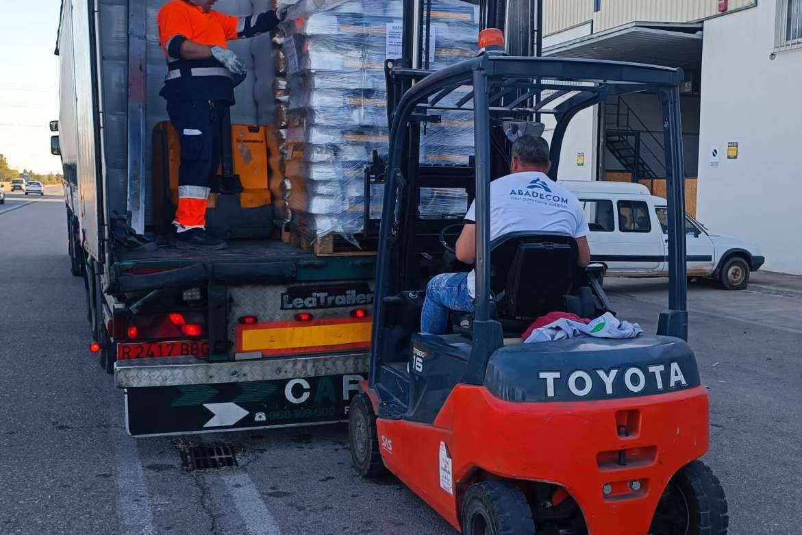 Suministro de separador de carril bici para Murcia, con Abadecom