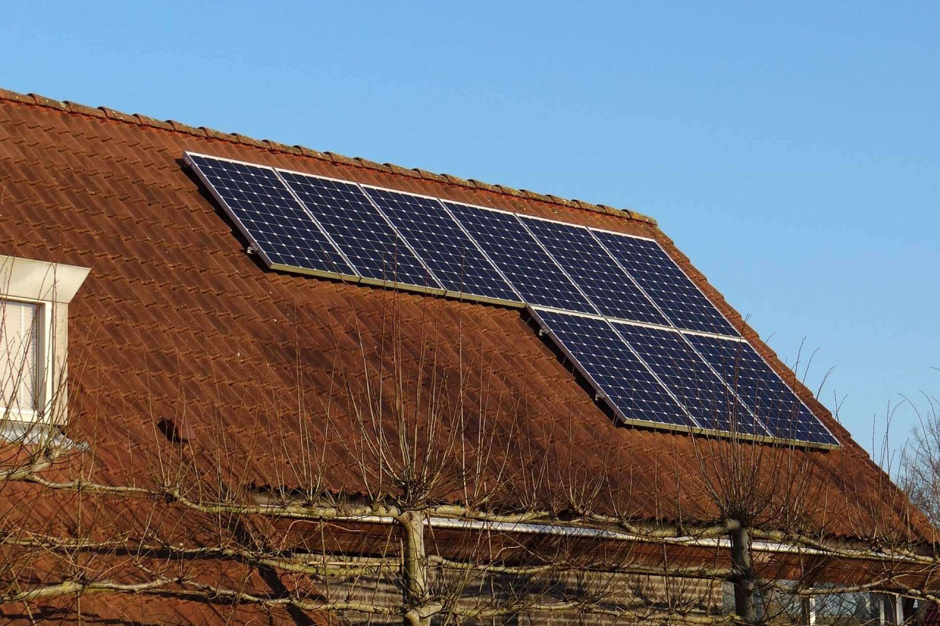 Lumisolar explica los diferentes tipos de subvenciones que hay para la instalación de placas solares
