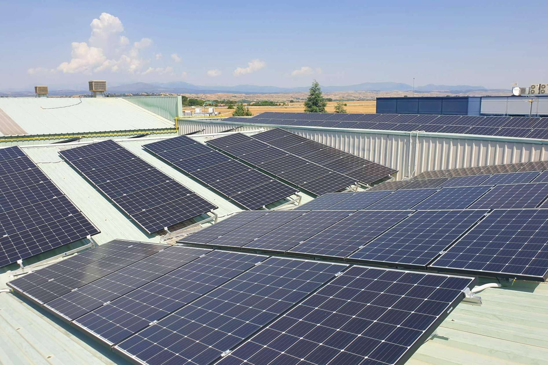 Cómo ahorrar en el autoconsumo industrial, con E4e Soluciones