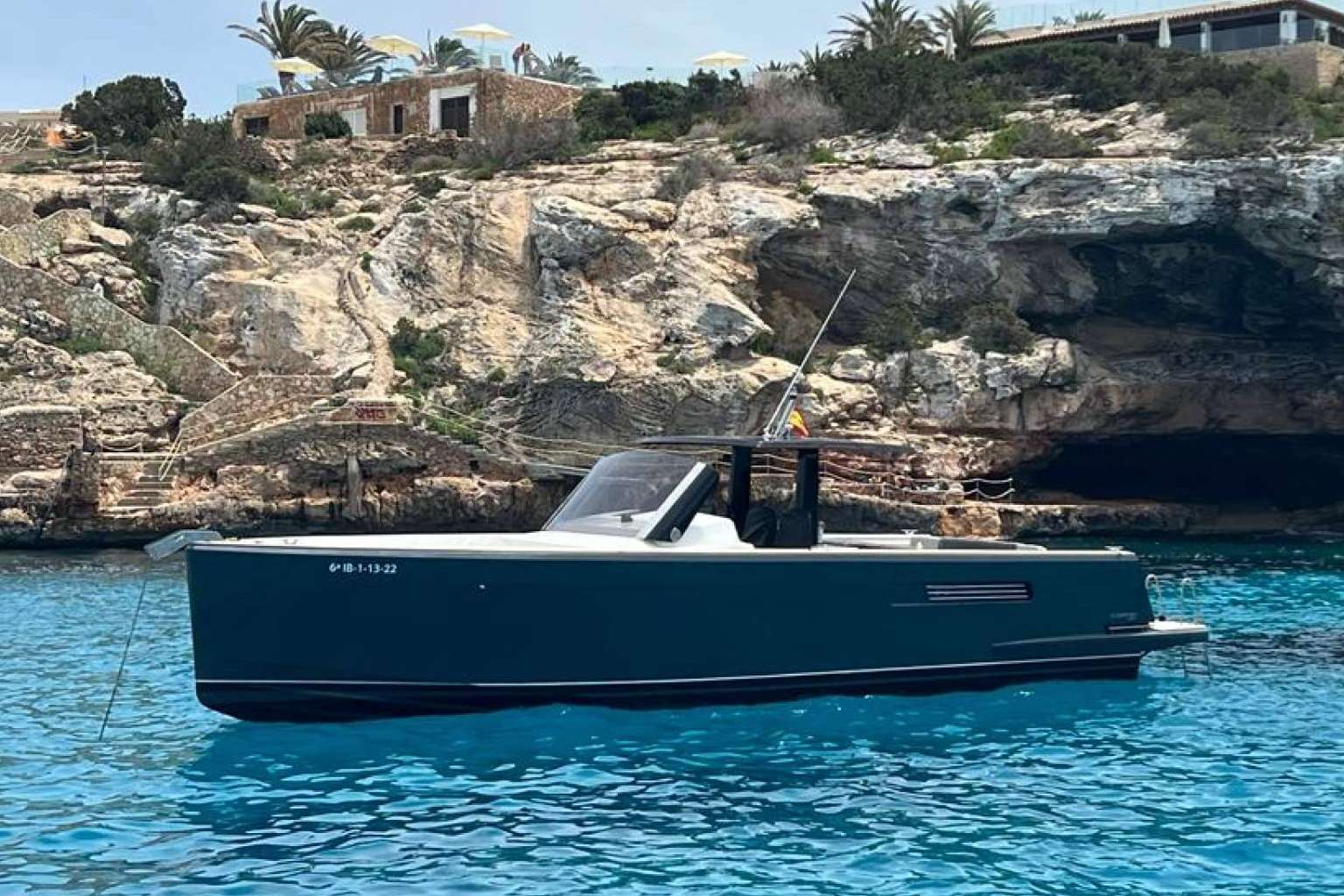 Los servicios de alquiler yates en Ibiza que ofrece Navega por Ibiza