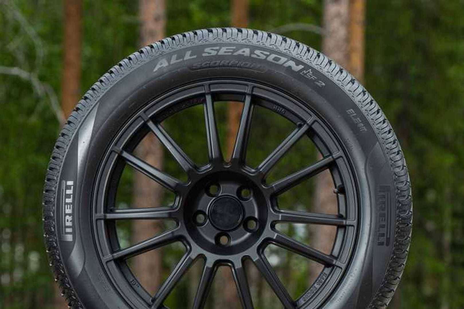 No hay que perderse la promoción de Pirelli en los talleres de la red Blacktire y conseguir hasta 100 € en una tarjeta regalo