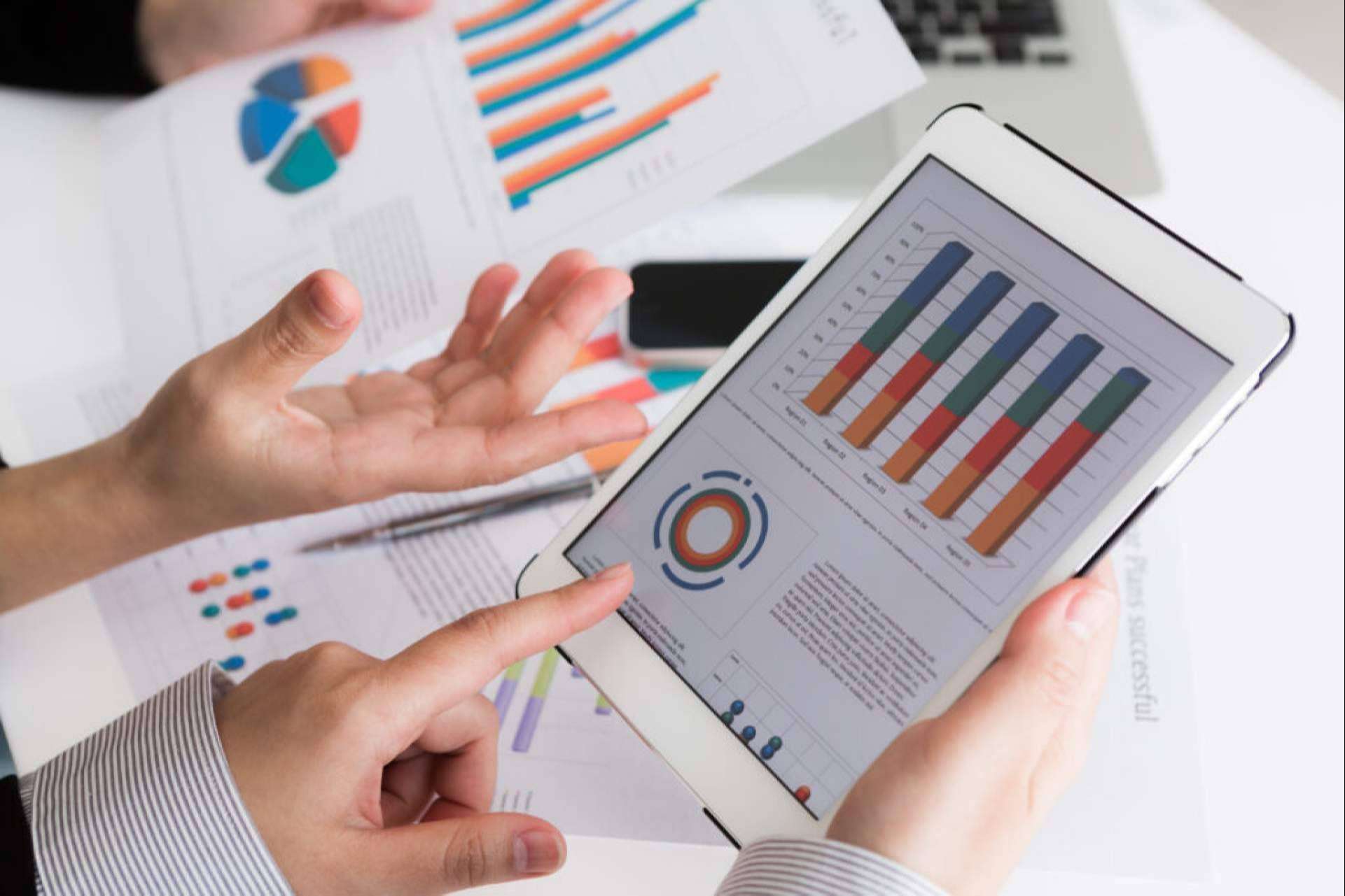 La digitalización y su impacto en el seguimiento de KPI de producción en entornos industriales