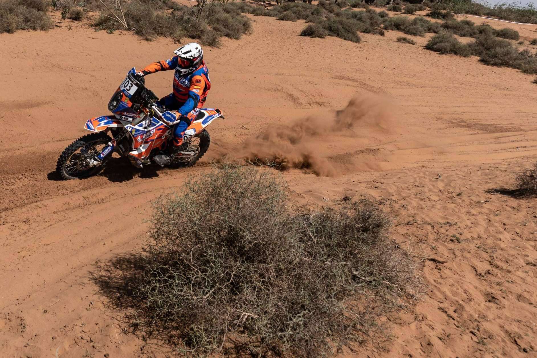 ADHESIVOSEMBARRADOS, la tienda especializada en equipamiento personalizado de motocross y enduro
