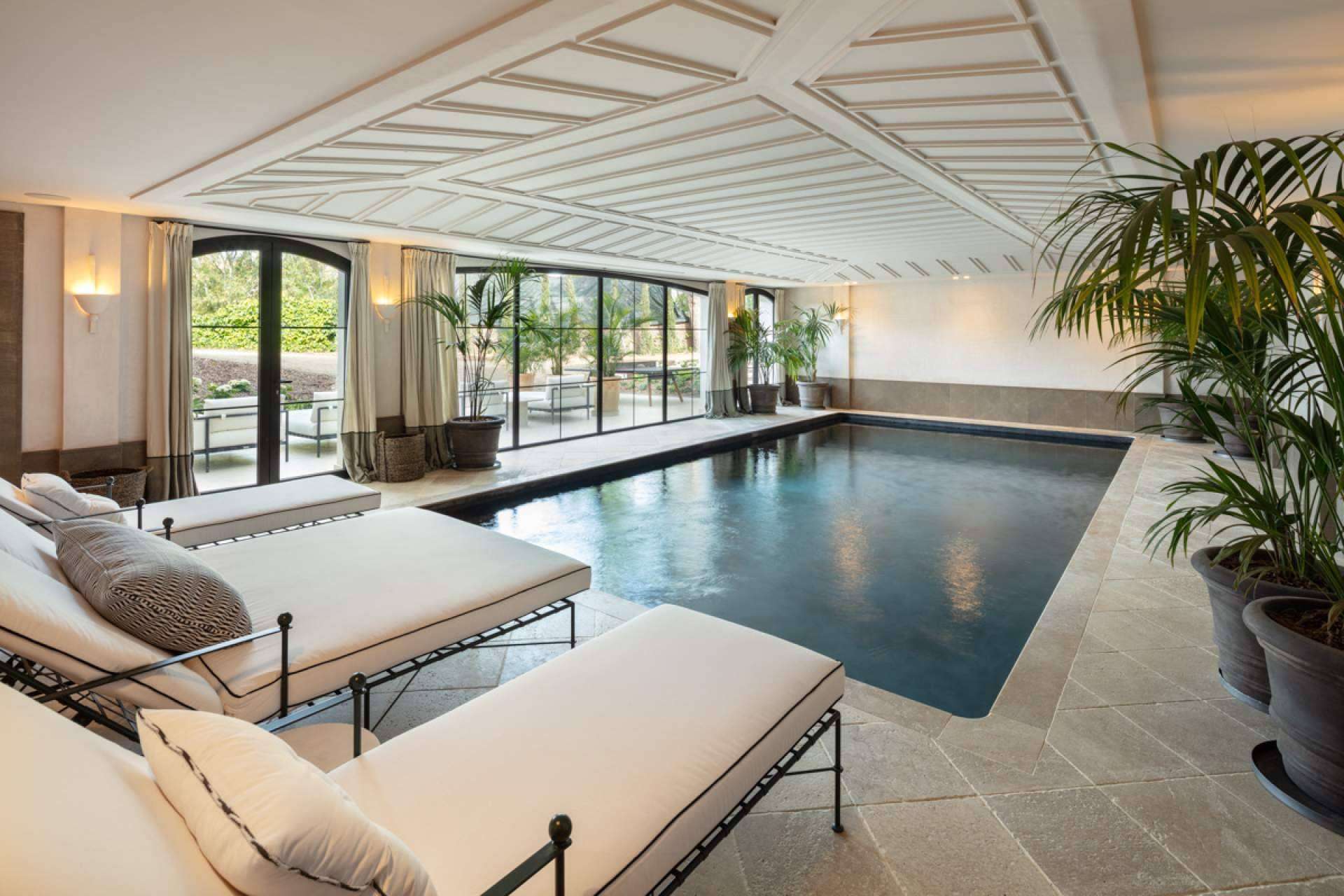 Ampliación de la oferta de villas de lujo de Zeuthen & Company en Marbella para satisfacer la creciente demanda