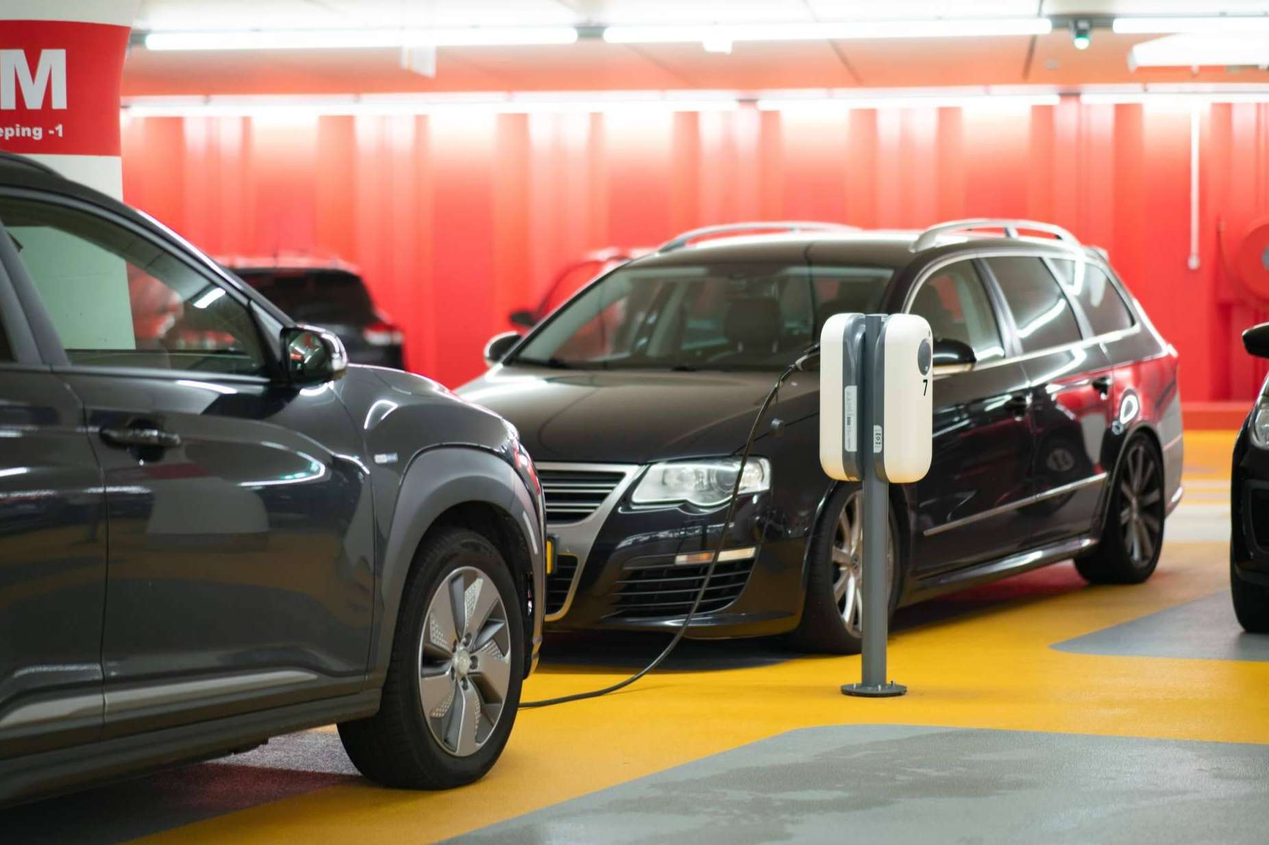 Las mejores aplicaciones para encontrar puntos de recarga rápida de coches eléctricos, de la mano de Zeemcoin App
