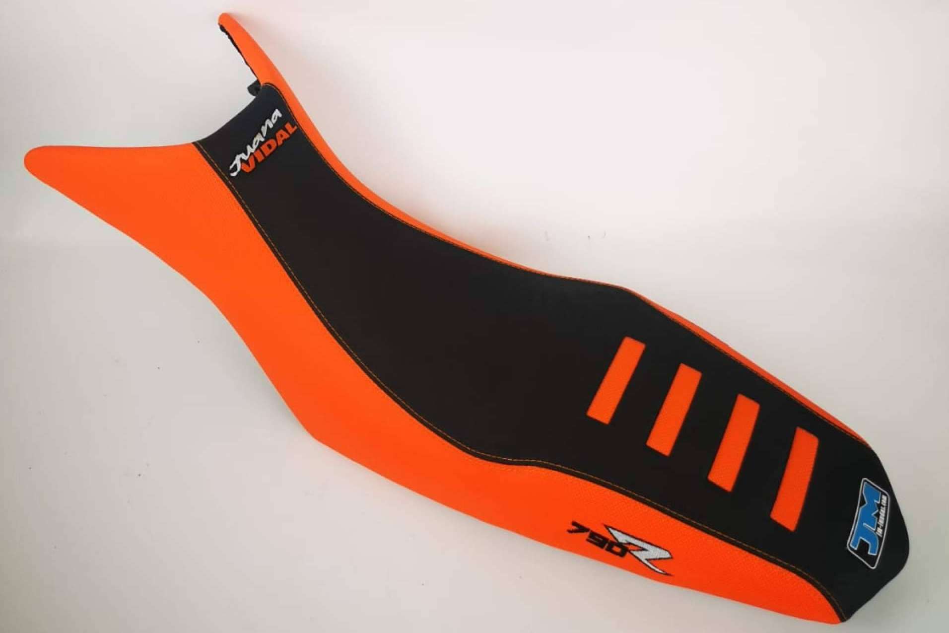 Un referente en el tapizado para motos, JM-Fundas