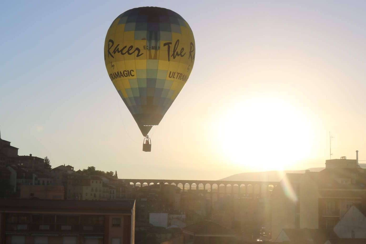 Paseo en globo aerostático en Segovia con la empresa EoloFly
