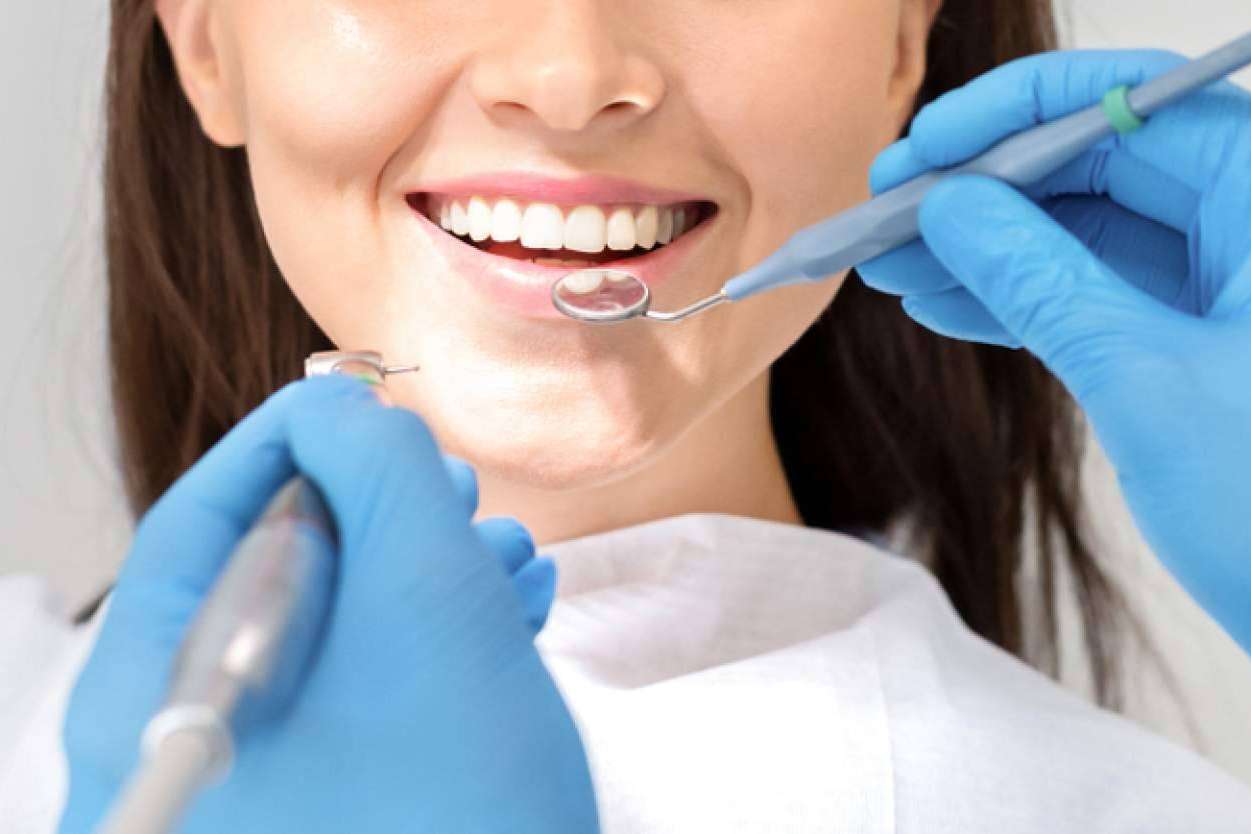 Servicios de la Clínica Dental Agudo Rosa, especialistas en tratamientos de endodoncia dental