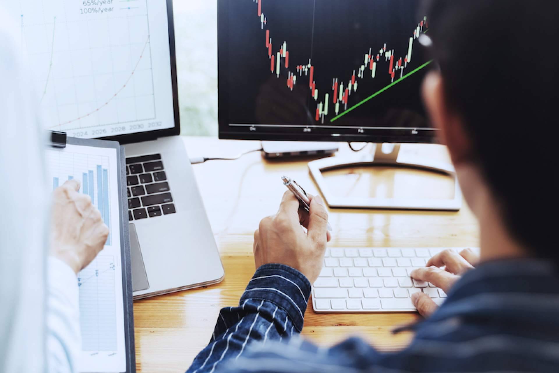 ¿Cómo Ikusee adapta su estrategia de video marketing a diferentes sectores y nichos de mercado?