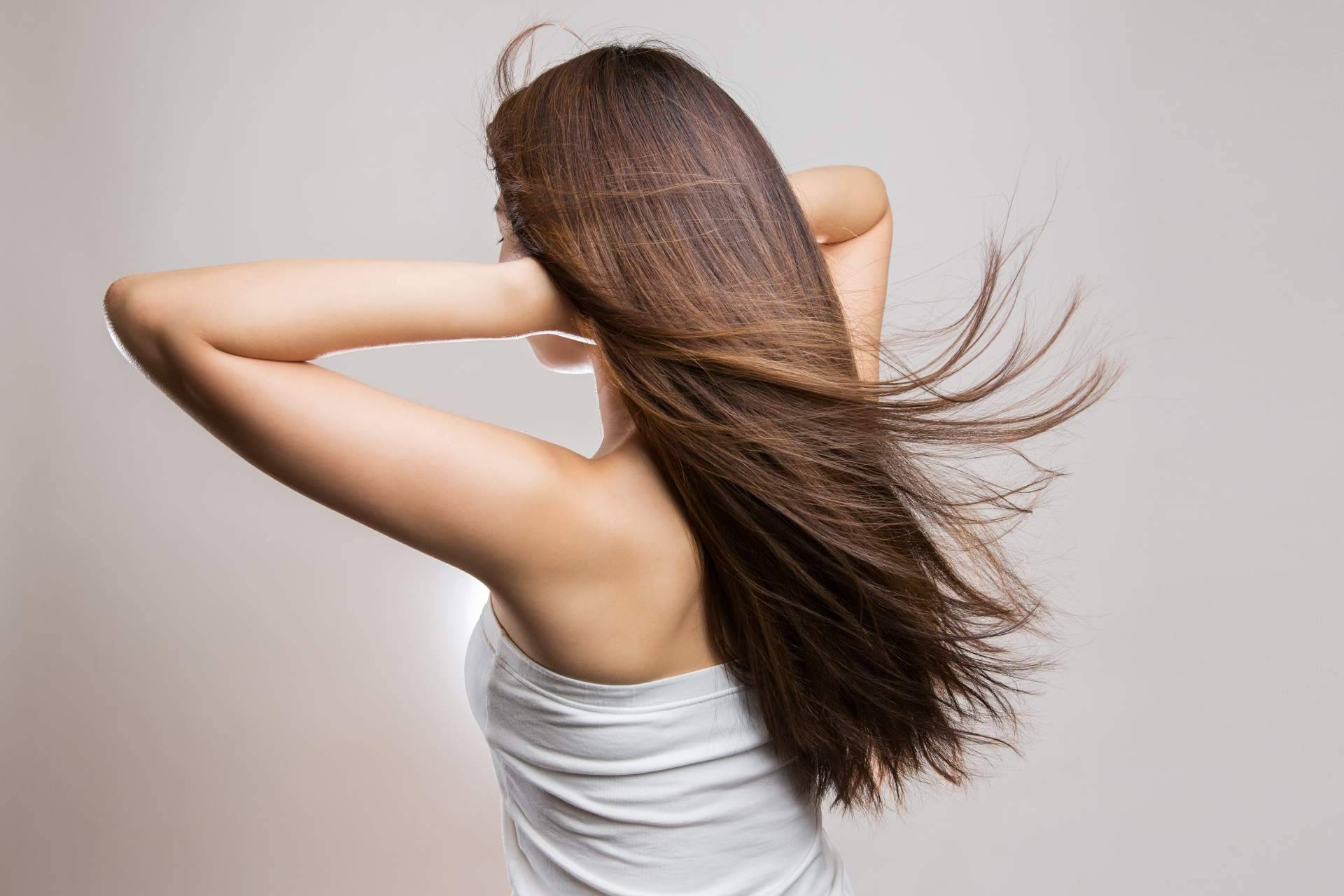 Las vitaminas de herbolario para el pelo que harán brillar la melena, de la mano de HerbaClock.com