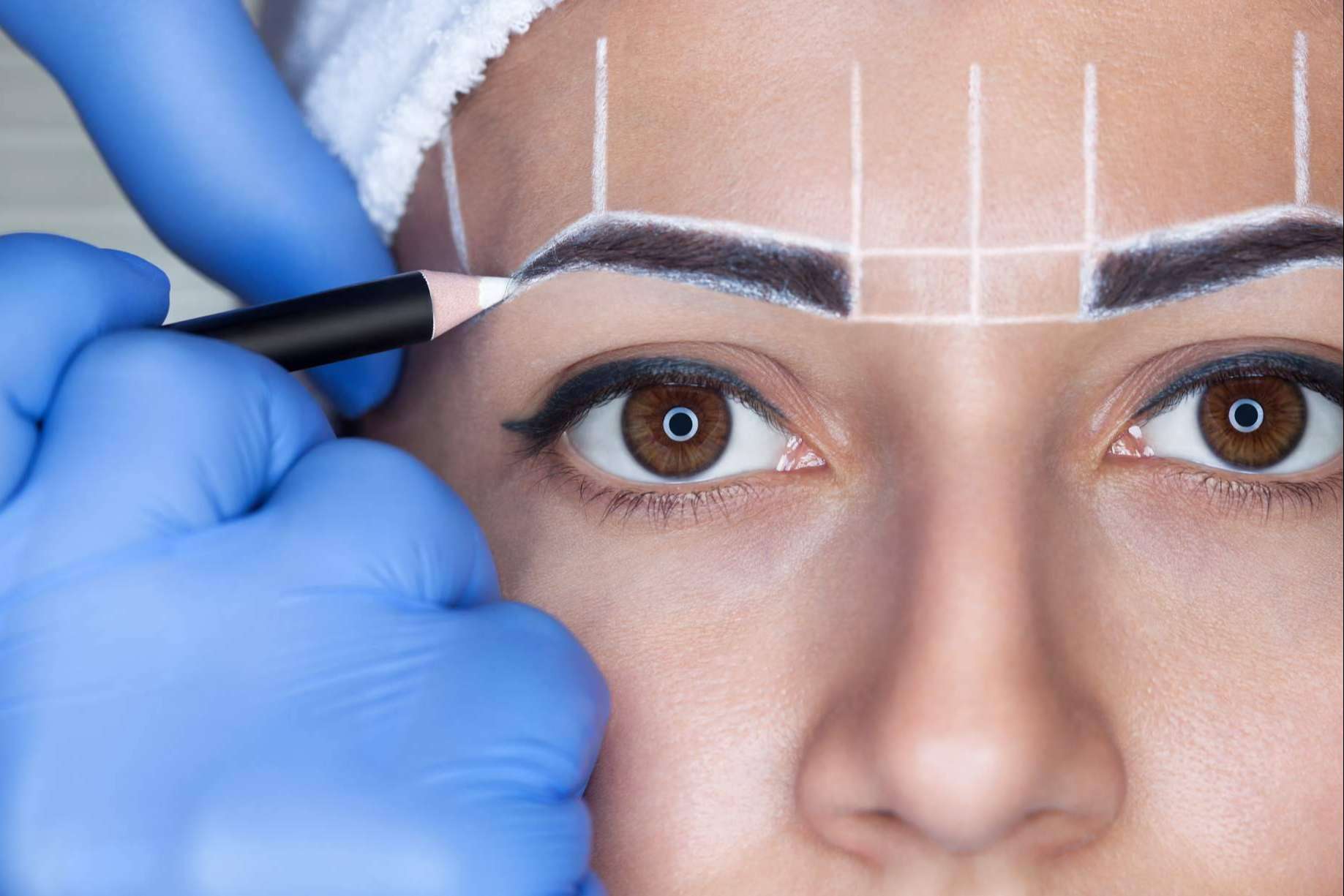 Injerto de cejas en mujeres, una solución definitiva para transformar la apariencia