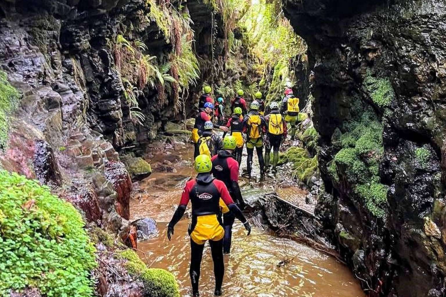 Las actividades como el barranquismo Galicia que se pueden disfrutar con Turac Aventura
