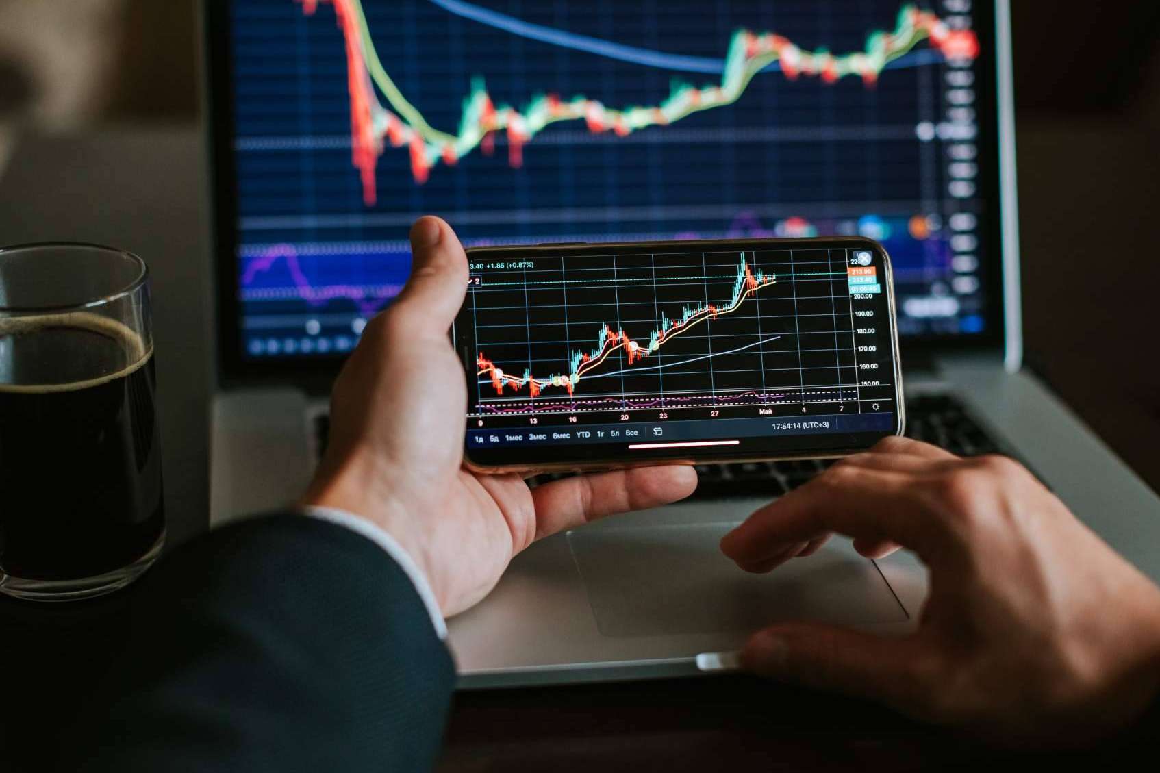 All4brokers explica si es recomendable que los inversores acudan a plataformas de trading