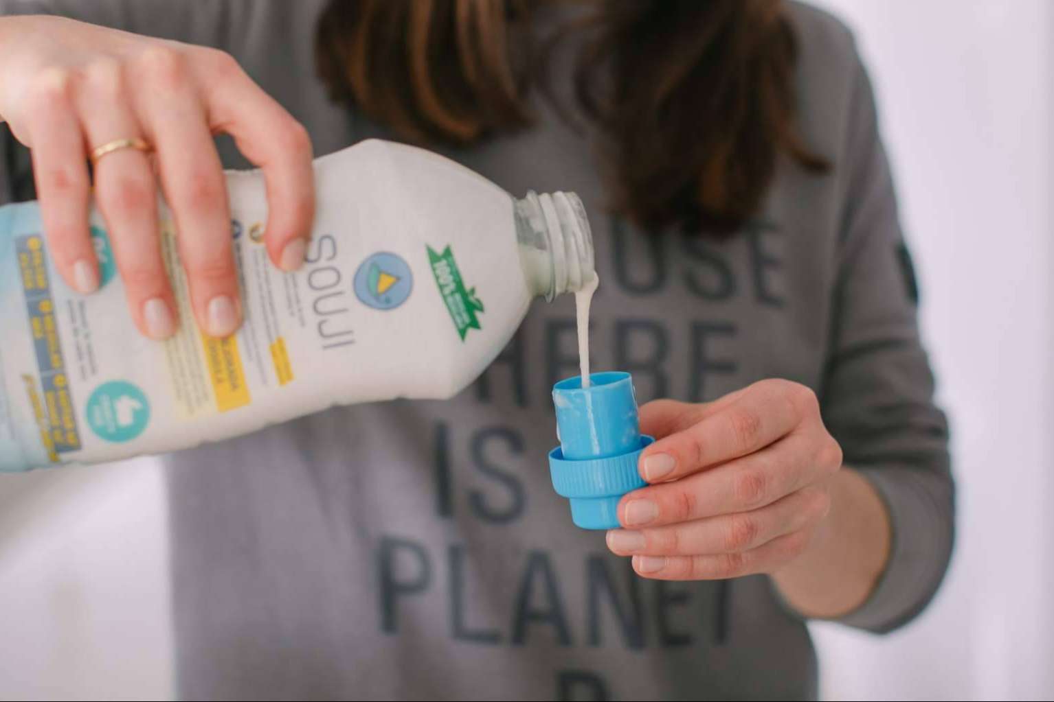 La revolución del reciclaje con Souji. El líquido ‘mágico’ que permite transformar el aceite usado en detergente, en solo 1 minuto