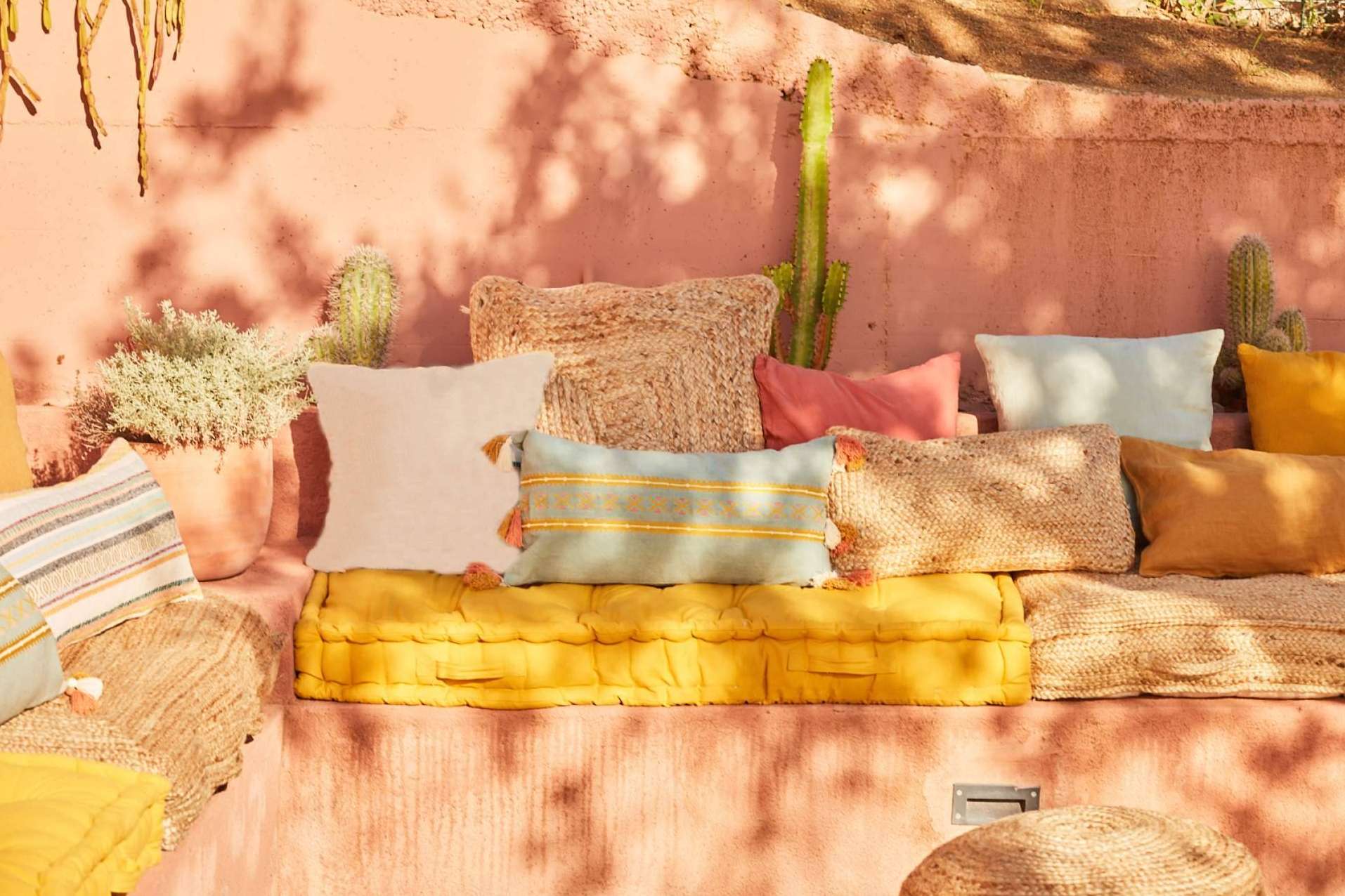 Las últimas tendencias en textil para decorar los espacios exteriores del hogar, por Calma House