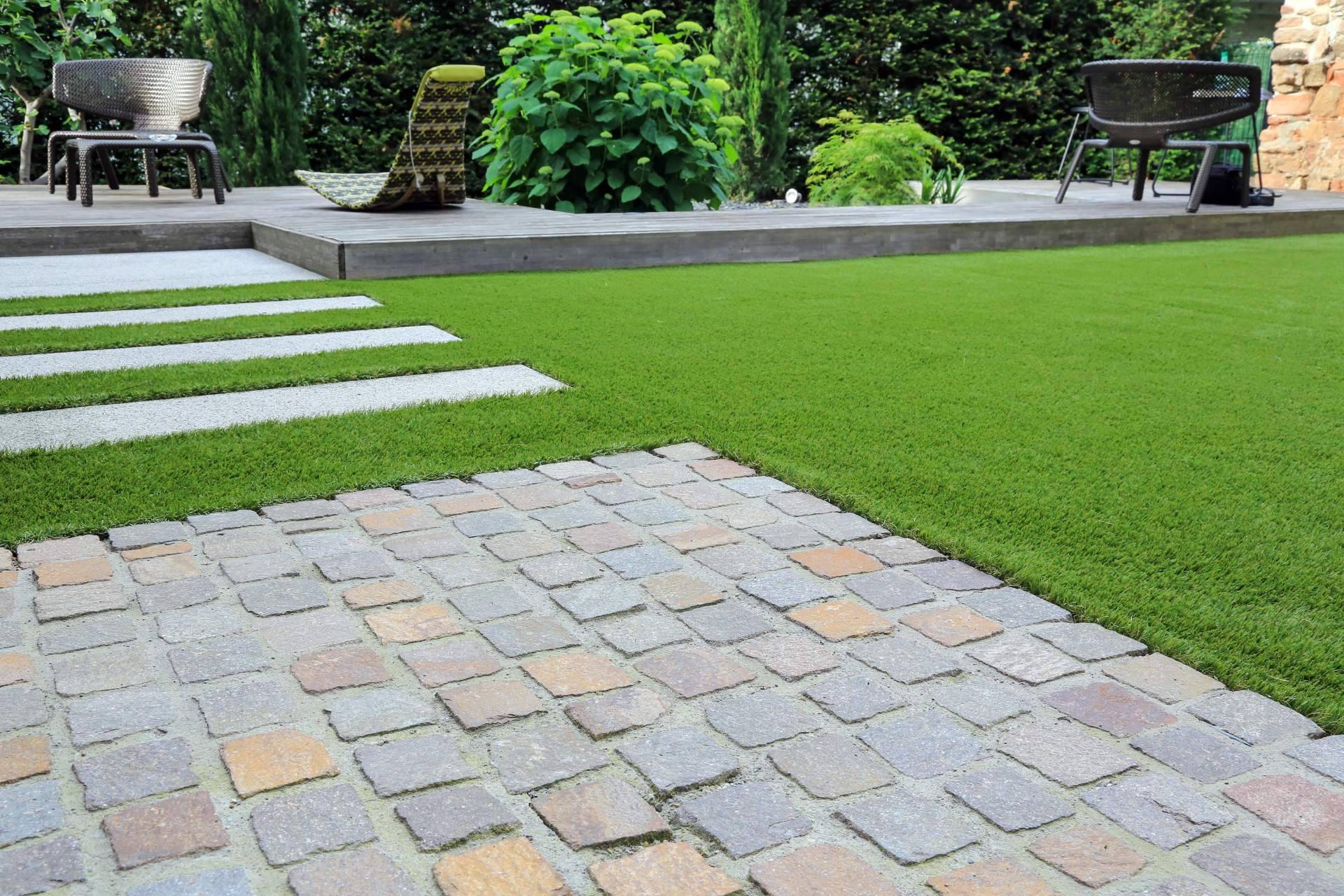 Los beneficios de instalar césped artificial en el jardín, por Eurocesped