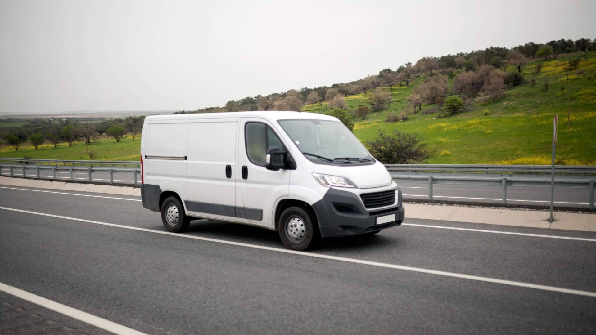 ¿Dónde encontrar furgonetas segunda mano renting en Barcelona? Coche Renting