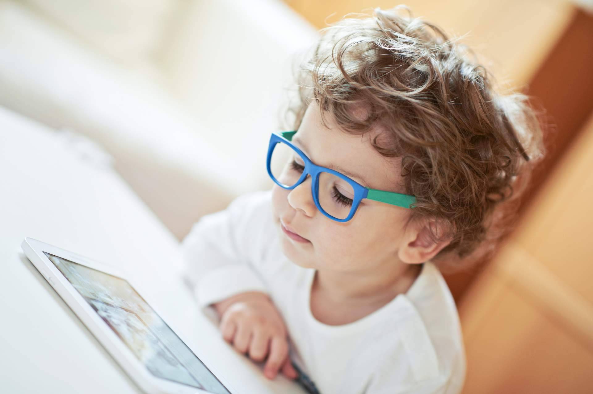 Cómo frenar la miopía infantil
