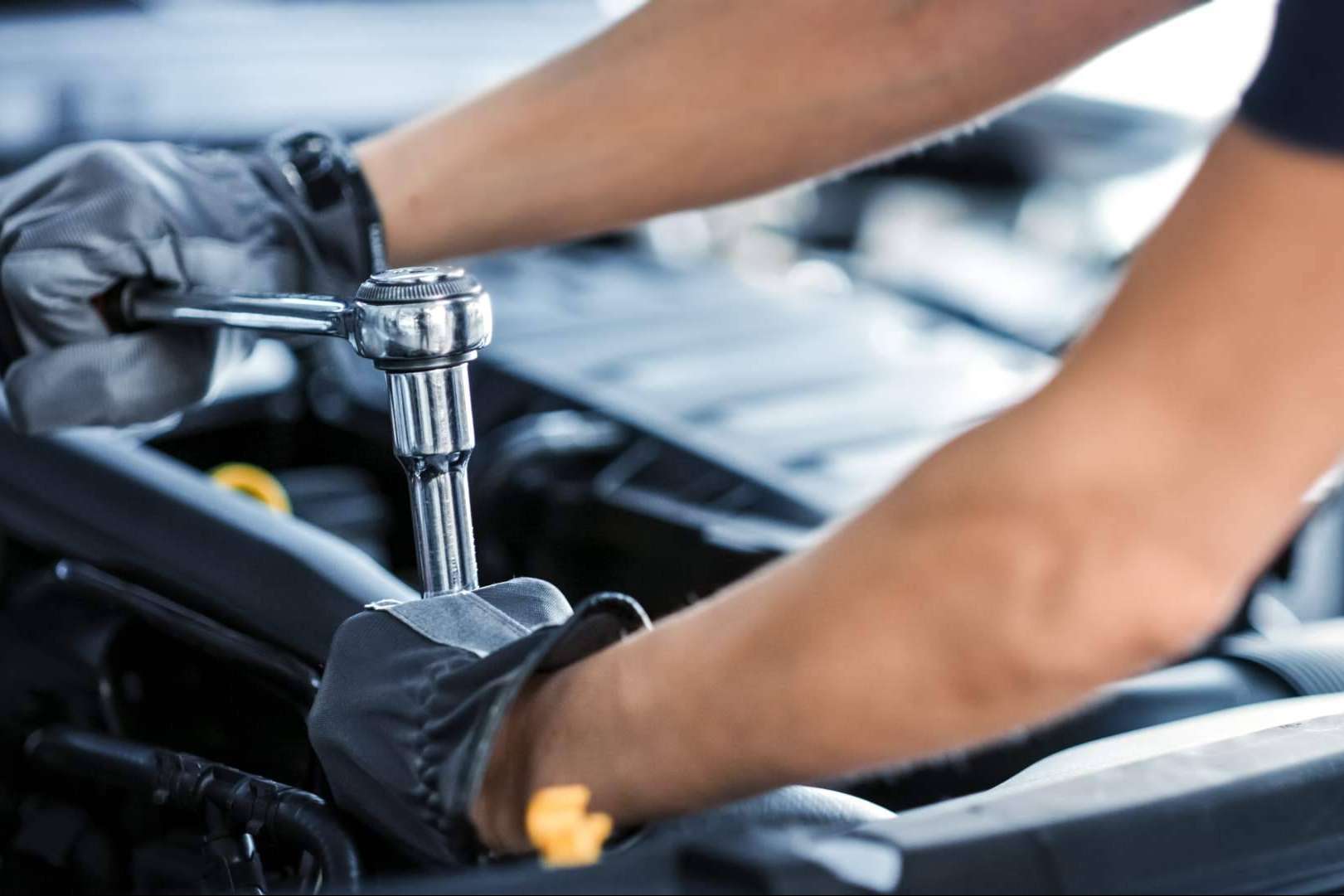 Elegir un taller mecánico experto para viajar este verano de forma segura