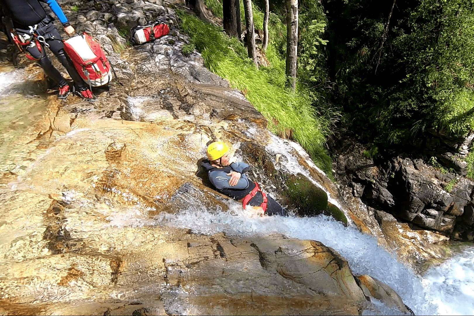 Canyoning Sierra de Guara ofrece la experiencia de hacer canyoning en Sierra de Guara