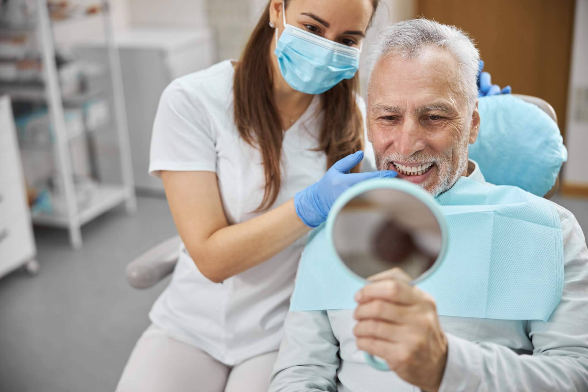 Carlos Saiz Smile enumera las principales ventajas de las carillas dentales