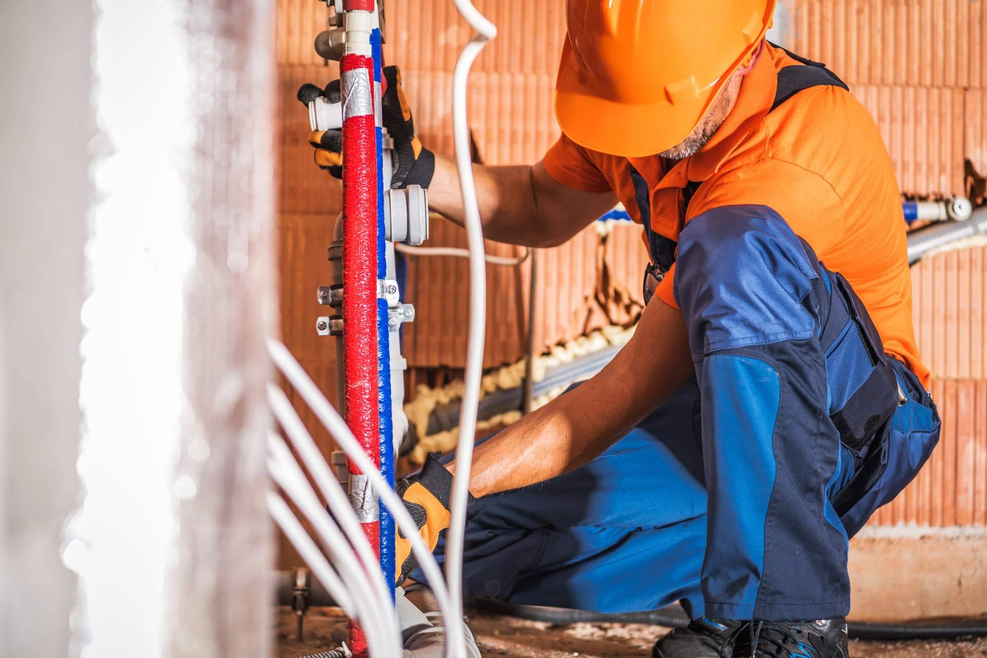 Servicios profesionales las 24 horas para solucionar problemas de fontanería, de la mano de Fontaneros Almería