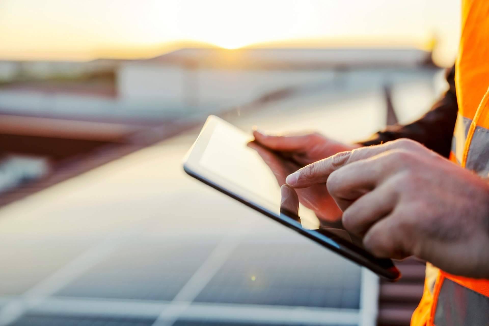 Inver Finex ofrece la opción de alquilar placas solares fotovoltaicas