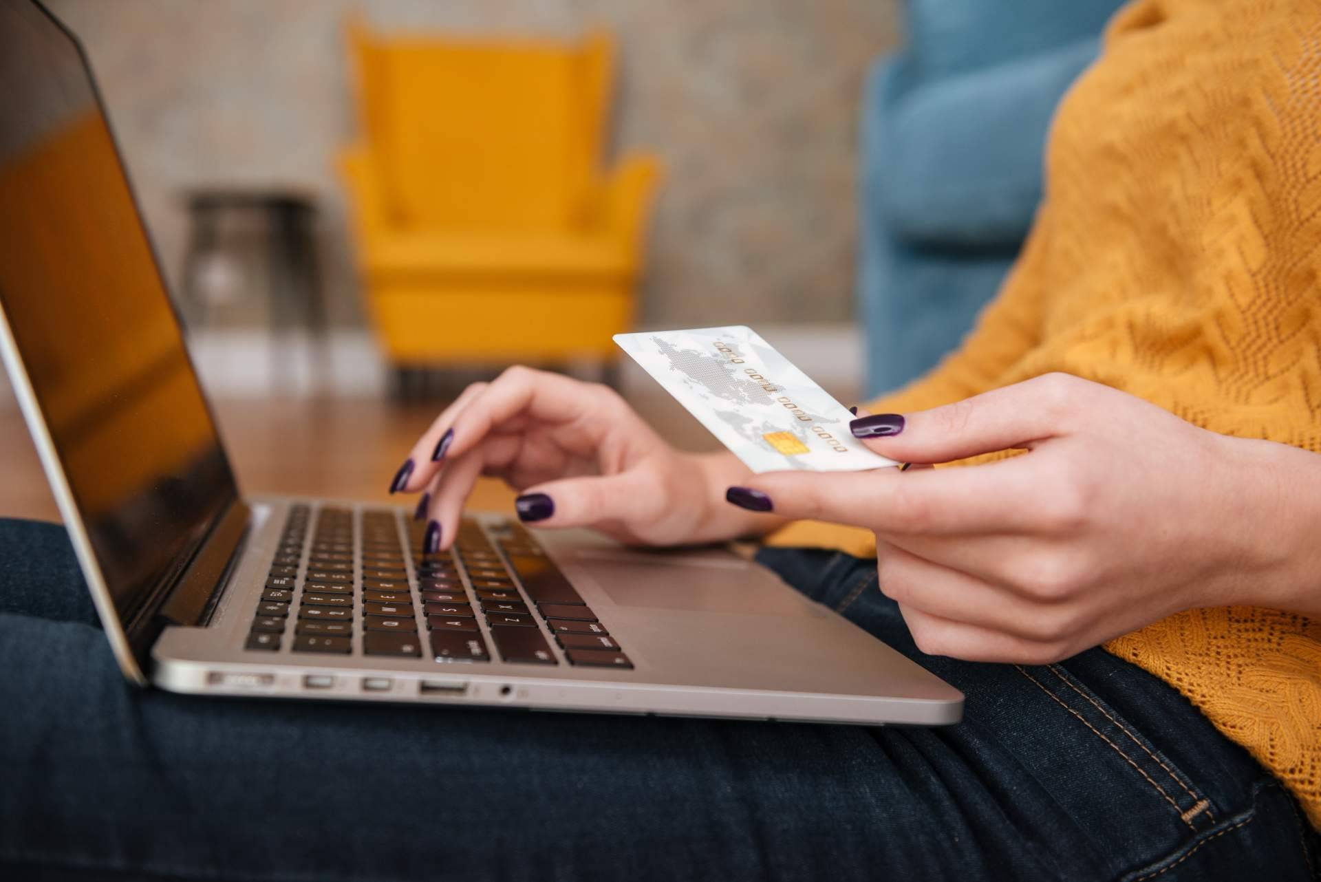 El primer paso para incrementar las ventas es crear un e-commerce, con Daimatics