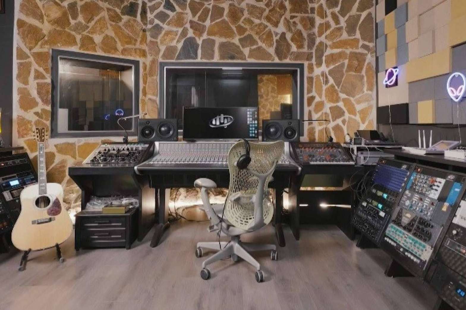 Estudio de grabación, producción, mezcla y mastering en Alicante, Órbita Sonora