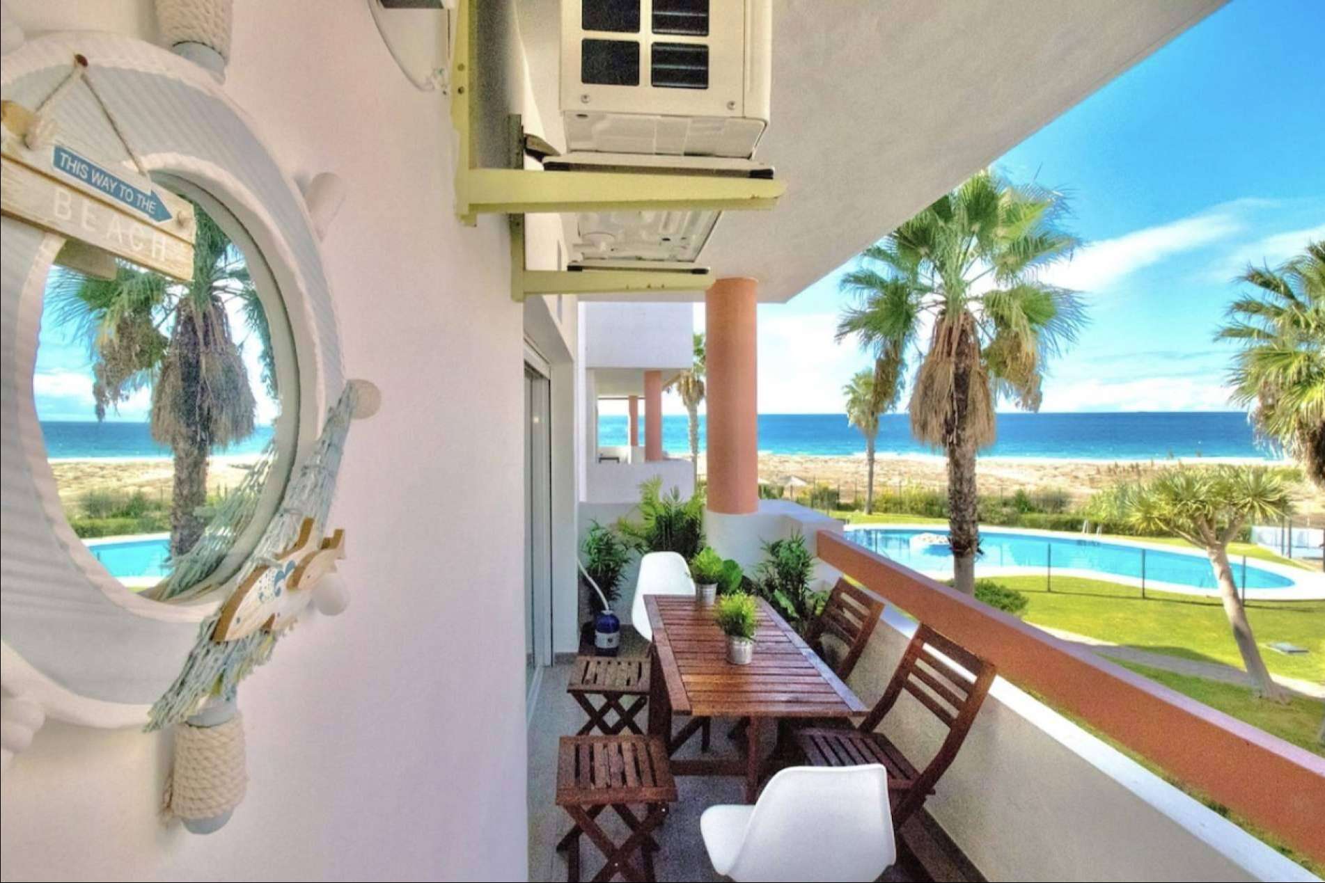 Uno de los mejores alojamientos en Zahara de los Atunes, Apartasuites Royal Zahara
