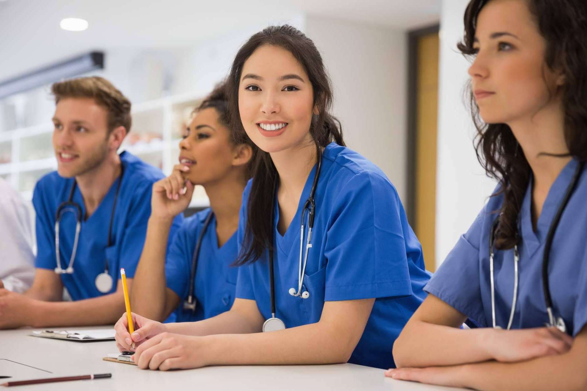 Dermasthetic Formación en Medicina Estética con diploma universitario