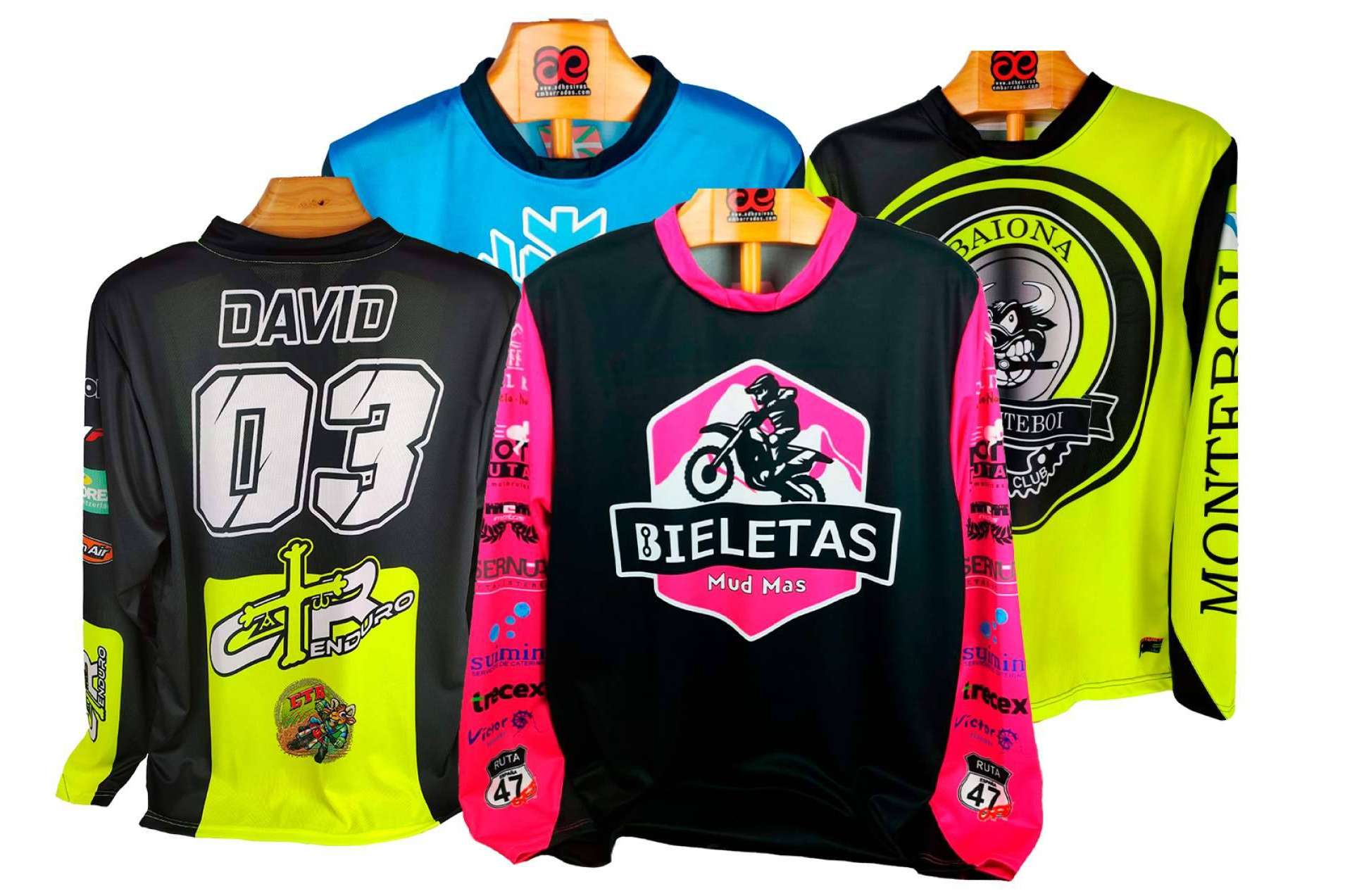 Camisetas de motocross personalizadas. Comodidad y estilo sobre dos ruedas de la mano de ADHESIVOSEMBARRADOS