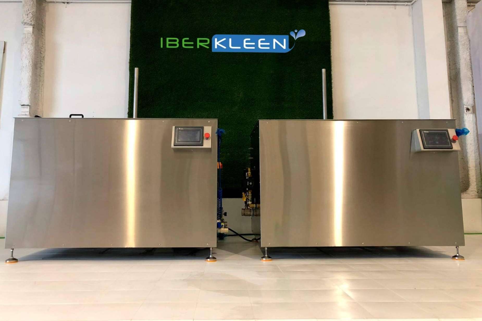 Iberkleen y sus máquinas de limpieza por ultrasonidos, una solución para trabajar en un espacio cerrado y ecológico
