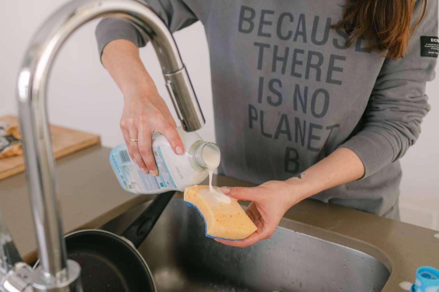 La importancia de reciclar el aceite usado de cocina. Alternativas disponibles de reciclaje y reutilización