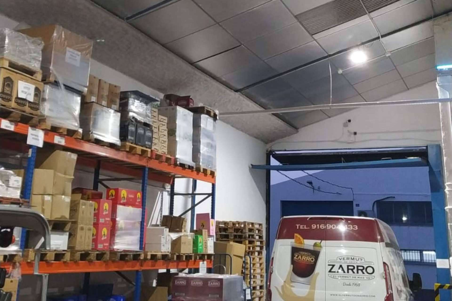 Las naves industriales de Vermut Zarro cuentan con la iluminación de ÓptimaLED